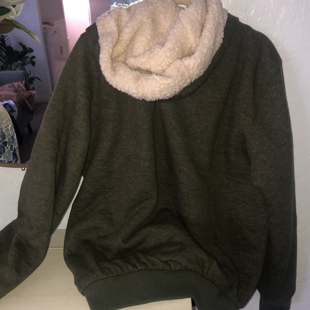 Sweater - Picture 4 of 5